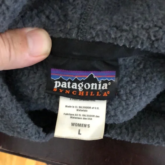 Patagonia Women’s Synchilla Arctic Fleece Jacket in Black & Grey, size Large - Picture 10 of 16